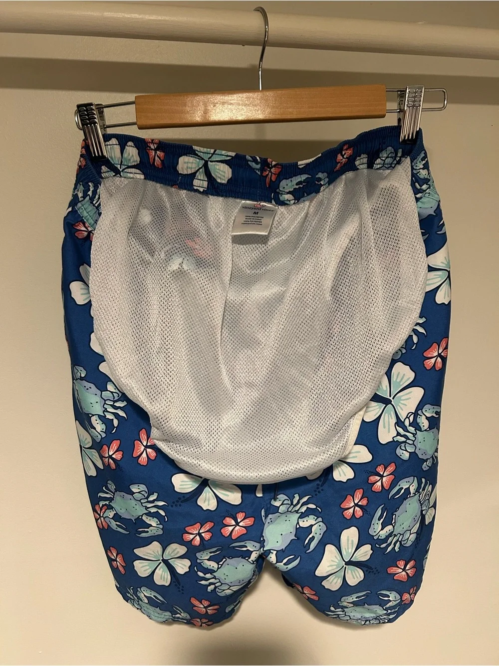 Vineyard Vines Blue Crab & Floral Swim Trunks